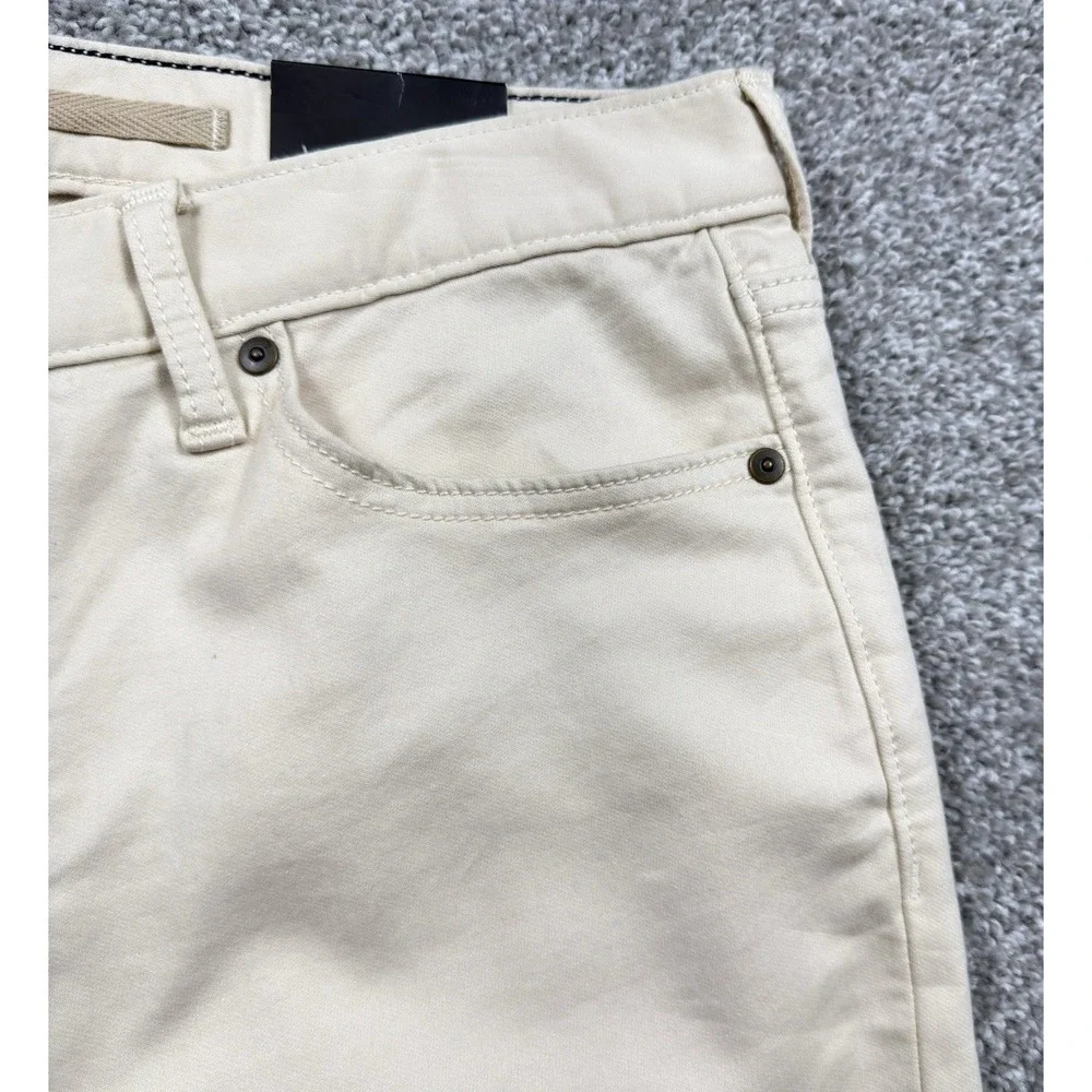 Banana Republic Travel Jeans Mens 31x30 Slim Fit Cream Stretch Pants NWT